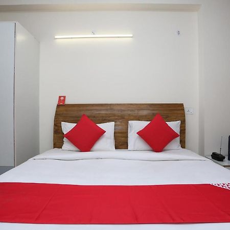 Oyo 28670 Hotel Dev Palace Gurgaon Eksteriør bilde