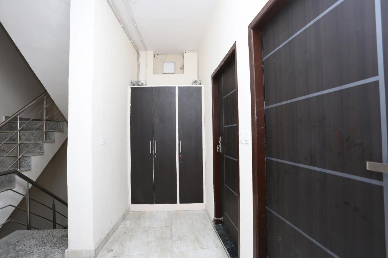 Oyo 28670 Hotel Dev Palace Gurgaon Eksteriør bilde
