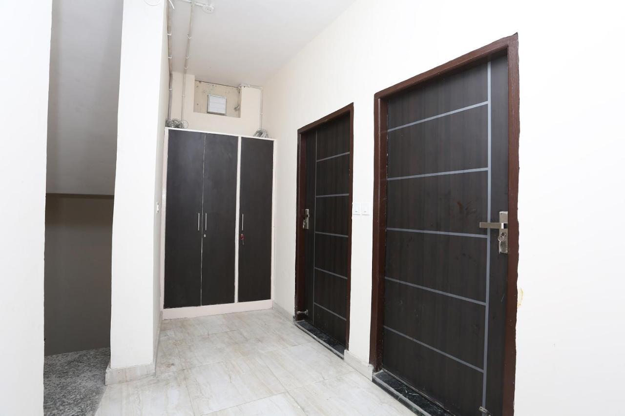 Oyo 28670 Hotel Dev Palace Gurgaon Eksteriør bilde